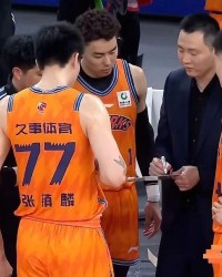 九游官网-CBA八进四：上海横扫山东晋级，广东3分险胜北京将大比分追成1-1